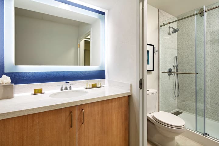 Hotel MDR Marina del Rey - a DoubleTree by Hilton