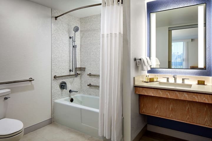 Hotel MDR Marina del Rey - a DoubleTree by Hilton
