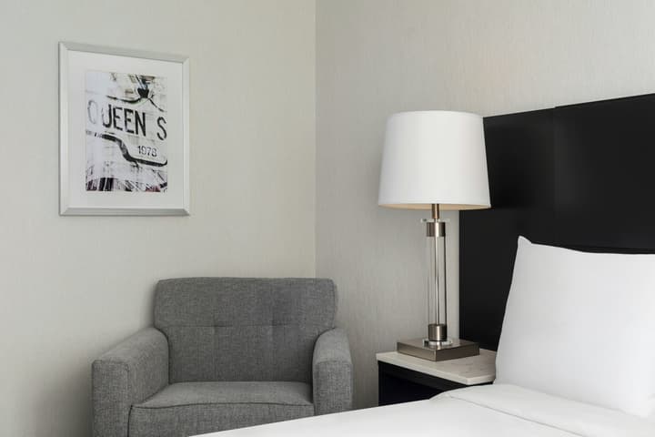 Chelsea Hotel, Toronto