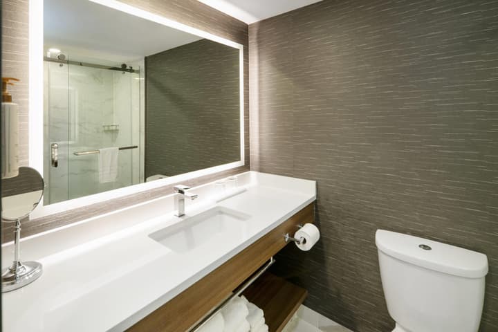 Radisson Blu Vancouver Airport Hotel & Marina
