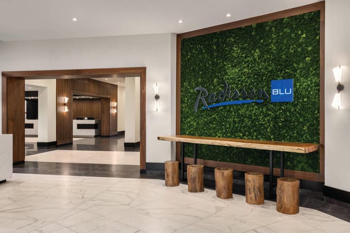 Radisson Blu Vancouver Airport Hotel & Marina