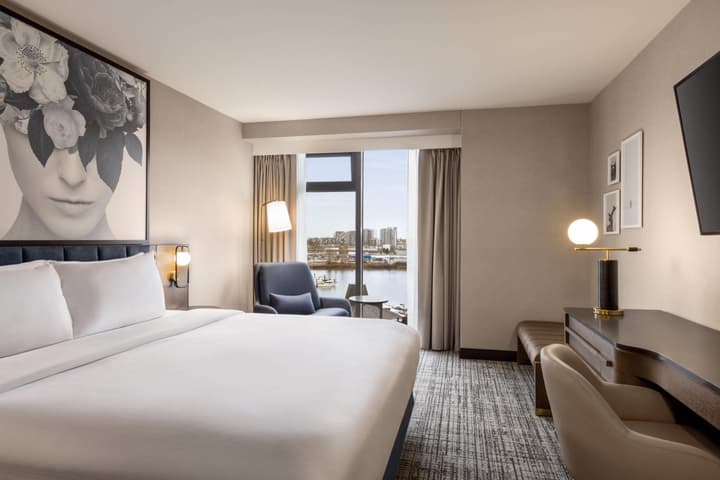 Radisson Blu Vancouver Airport Hotel & Marina