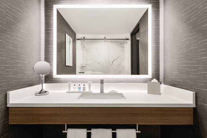 Radisson Blu Vancouver Airport Hotel & Marina
