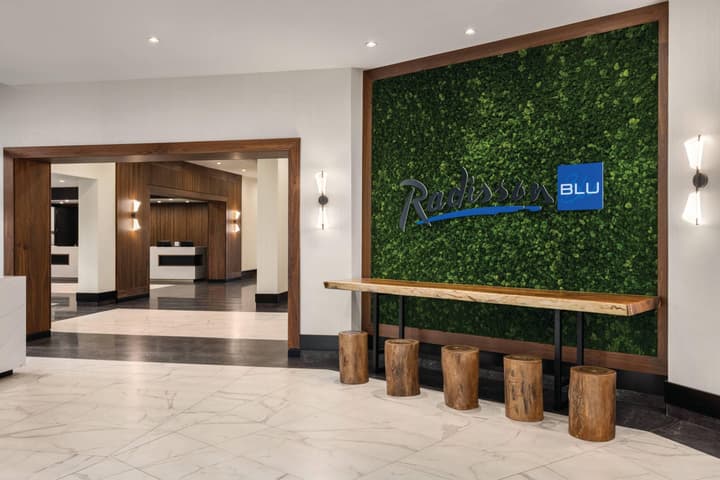 Radisson Blu Vancouver Airport Hotel & Marina