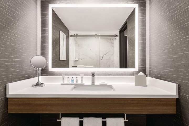 Radisson Blu Vancouver Airport Hotel & Marina
