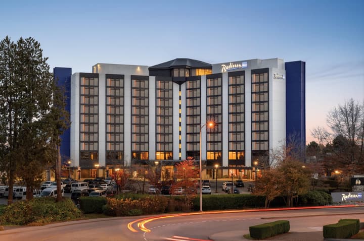 Radisson Blu Vancouver Airport Hotel & Marina