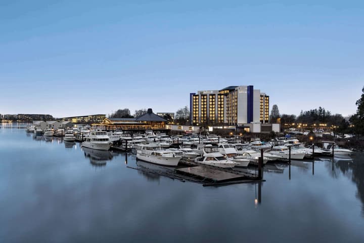 Radisson Blu Vancouver Airport Hotel & Marina
