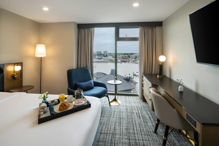 Radisson Blu Vancouver Airport Hotel & Marina