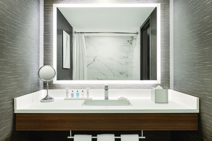 Radisson Blu Vancouver Airport Hotel & Marina