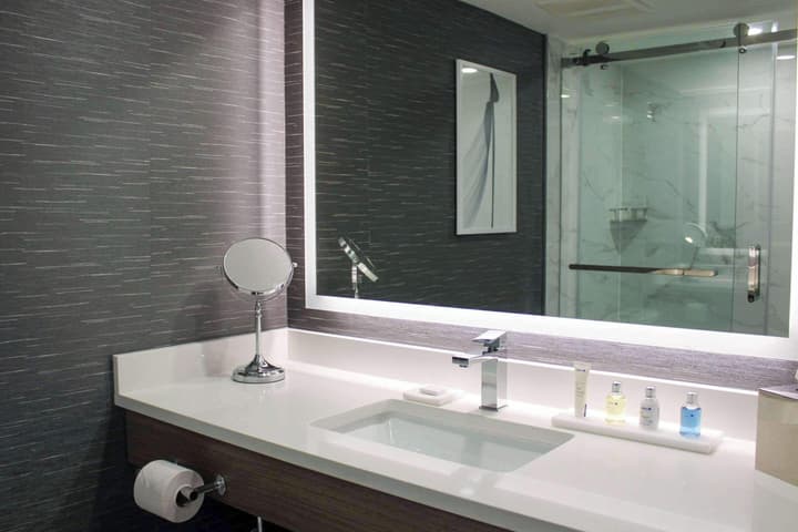 Radisson Blu Vancouver Airport Hotel & Marina