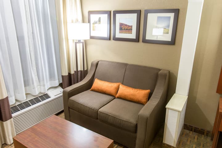 Comfort Inn & Suites Springfield I-44