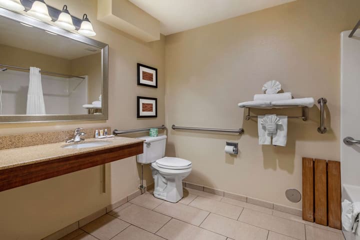 Comfort Inn & Suites Springfield I-44