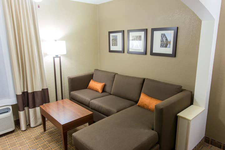 Comfort Inn & Suites Springfield I-44