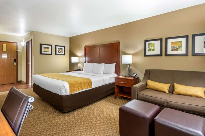 Comfort Inn & Suites Springfield I-44