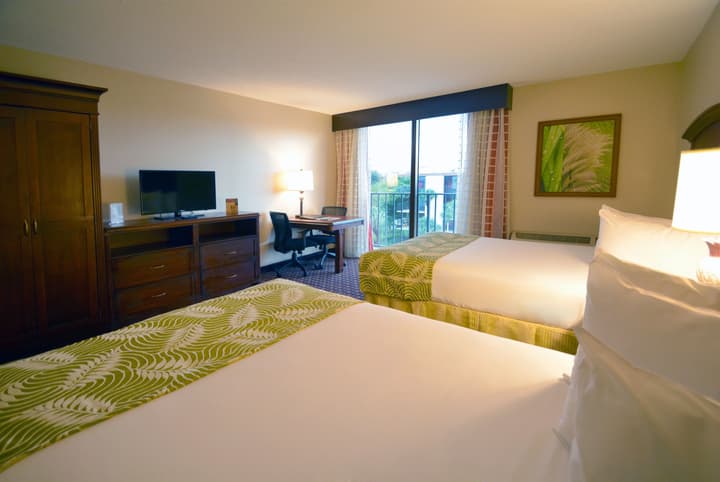 Rosen Inn, closest to Universal