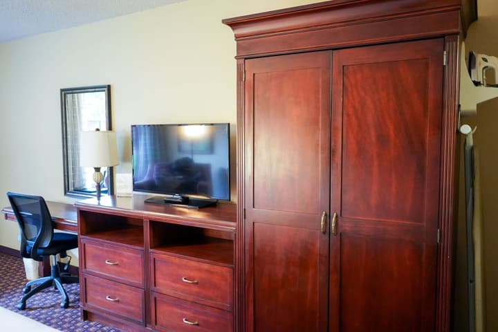 Rosen Inn, closest to Universal