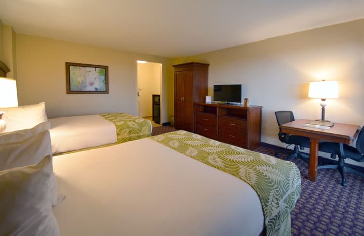 Rosen Inn, closest to Universal