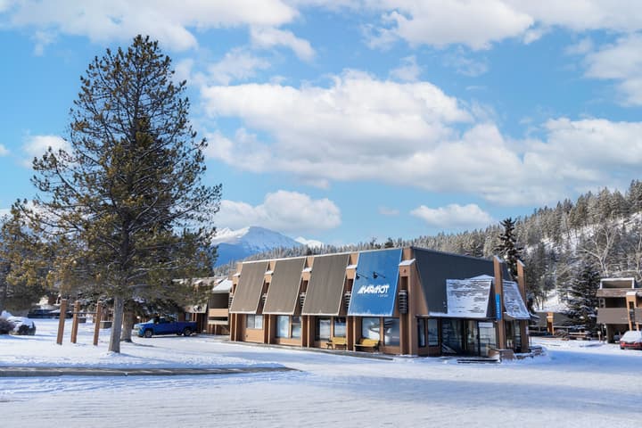 Marmot Lodge