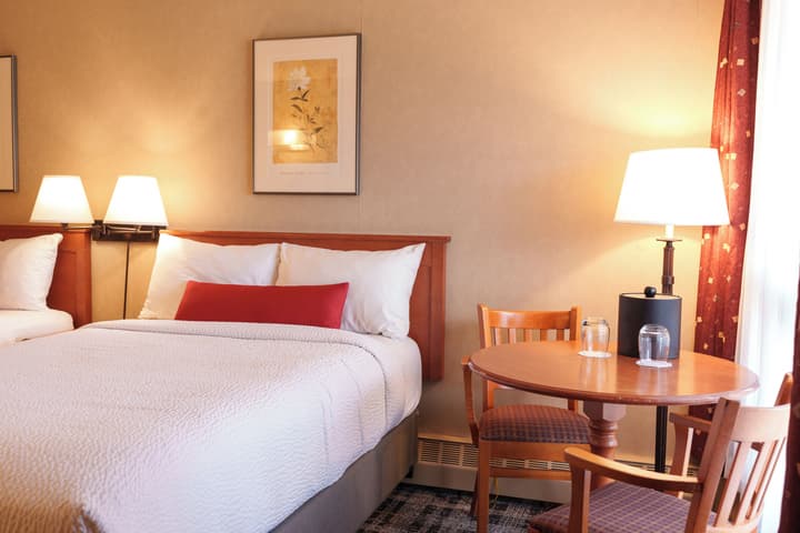 Marmot Lodge