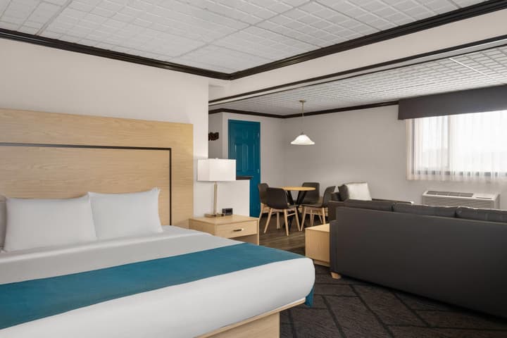 Sternwheeler Hotel & Conference Centre, Trademark by Wyndham