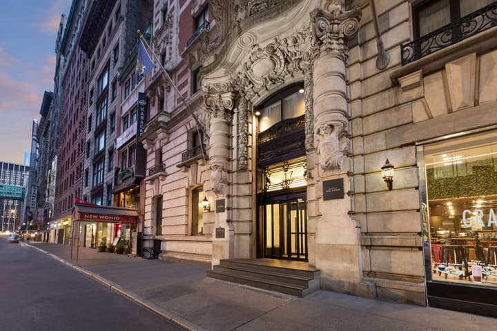 The Hotel @ Fifth Avenue