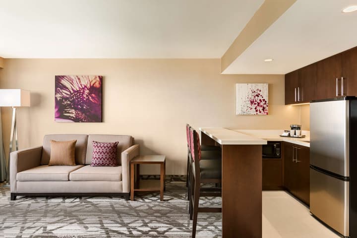 DoubleTree by Hilton Toronto Airport West