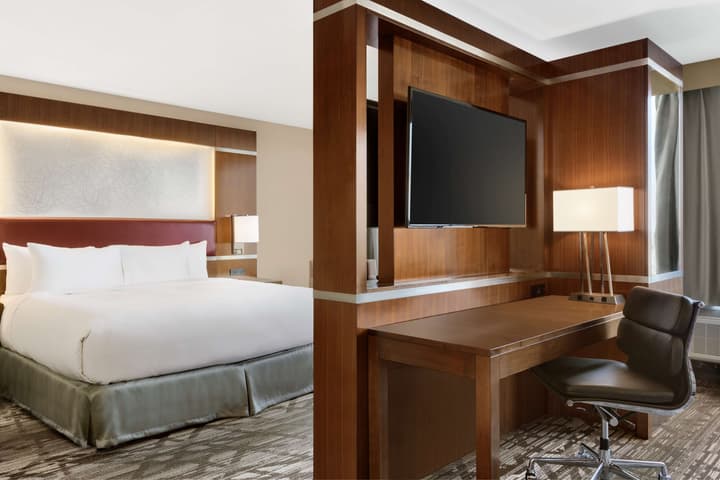 DoubleTree by Hilton Toronto Airport West