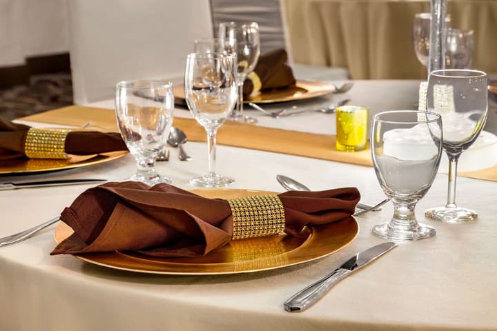 DoubleTree by Hilton Toronto Airport West