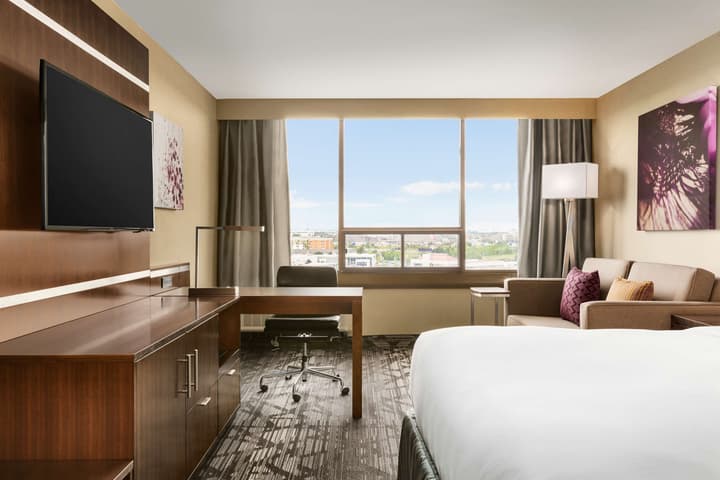 DoubleTree by Hilton Toronto Airport West
