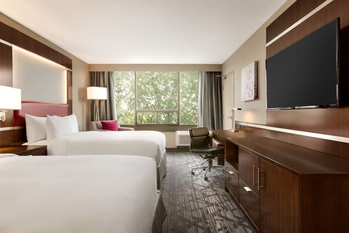 DoubleTree by Hilton Toronto Airport West