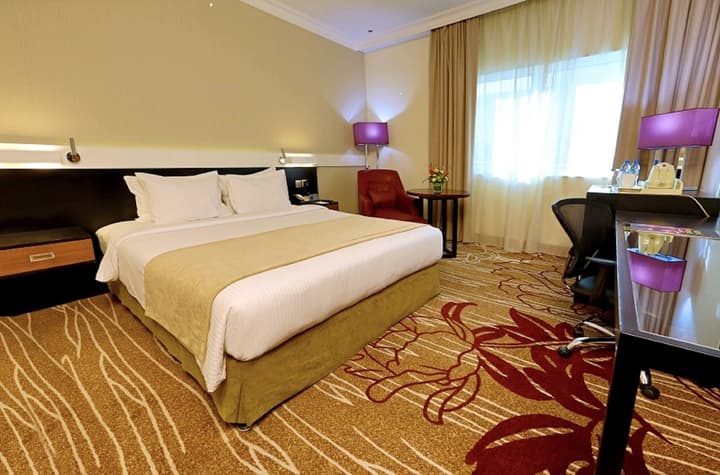 Excelsior Hotel Downtown