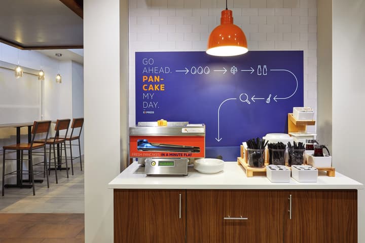 Holiday Inn Express Orlando International Airport by IHG