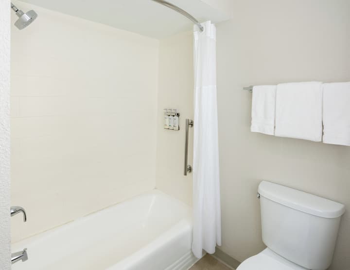 Holiday Inn Express Orlando International Airport by IHG