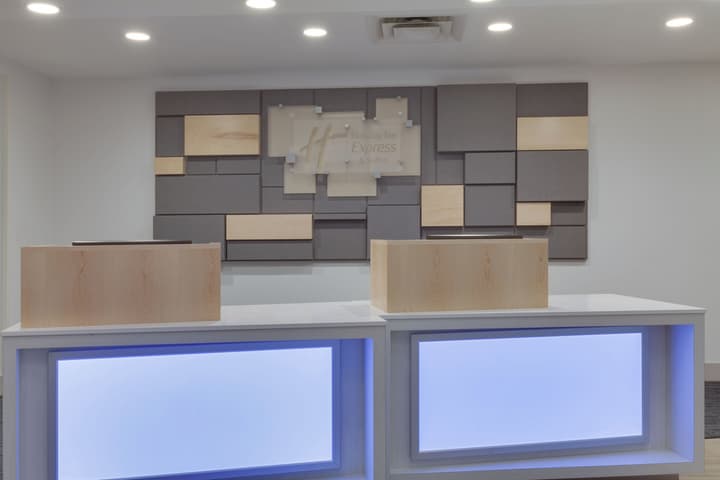 Holiday Inn Express Orlando International Airport by IHG