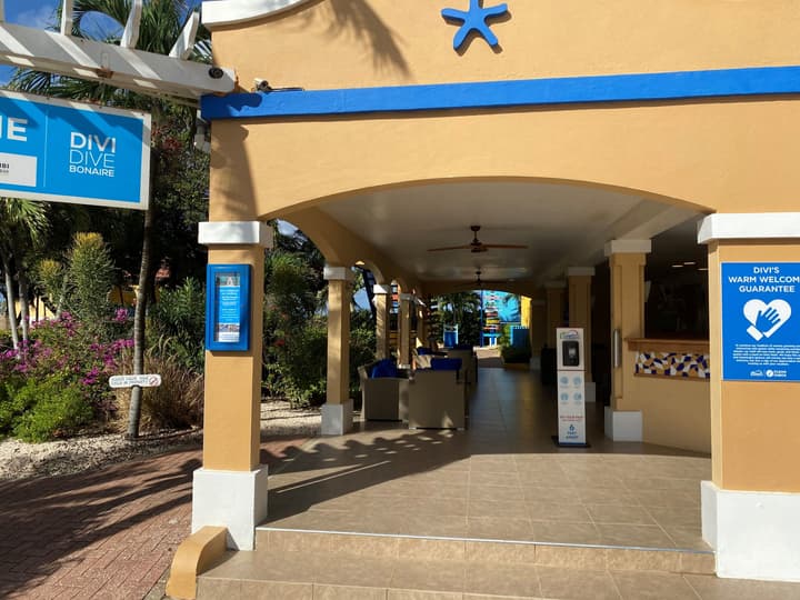 Divi Flamingo Beach Resort & Casino