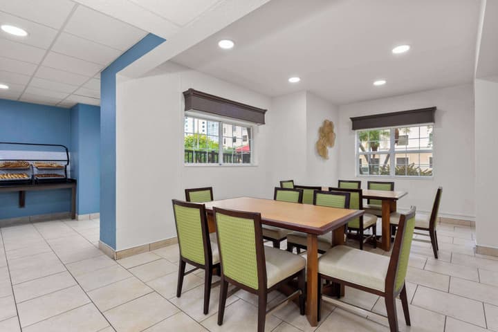 Baymont by Wyndham Orlando/International Dr/Universal Blvd