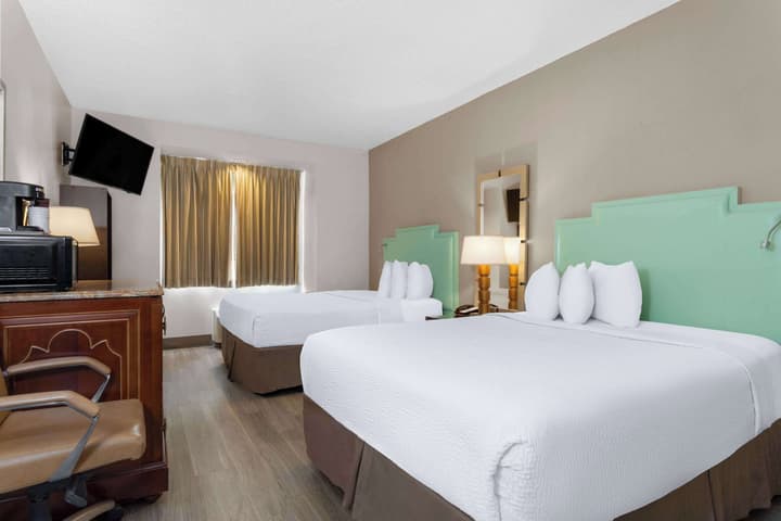 Baymont by Wyndham Orlando/International Dr/Universal Blvd