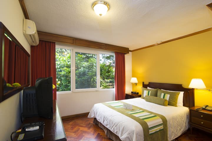 Apartotel & Suites Villas del Rio