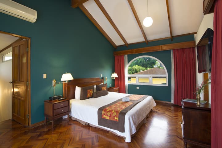 Apartotel & Suites Villas del Rio