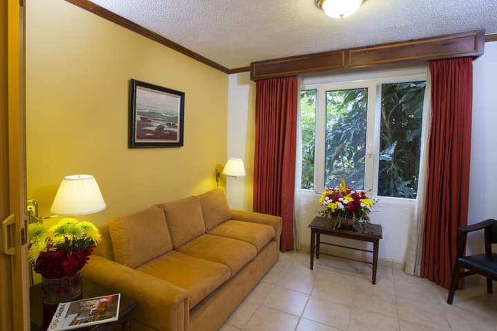 Apartotel & Suites Villas del Rio