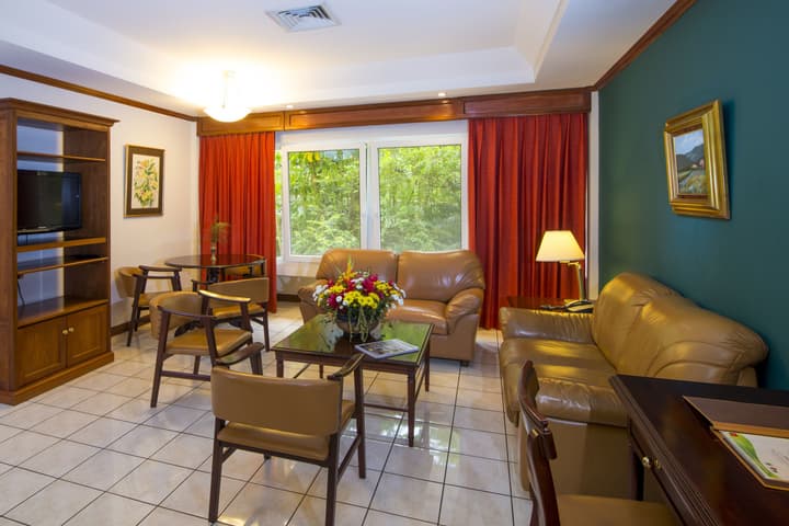 Apartotel & Suites Villas del Rio