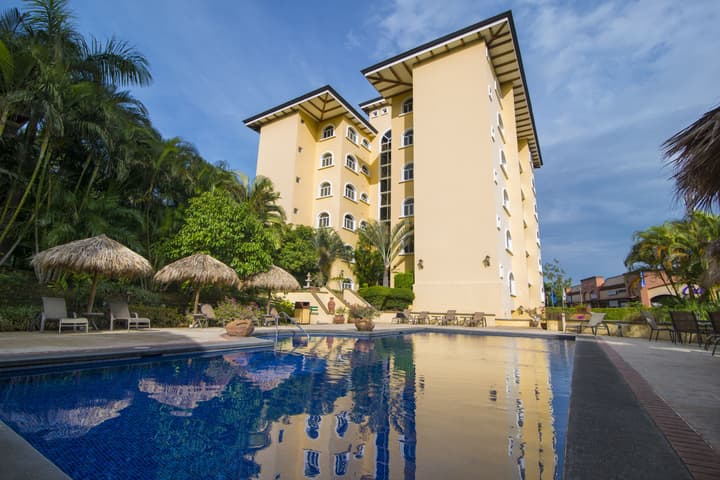 Apartotel & Suites Villas del Rio