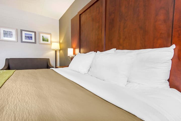Comfort Inn & Suites