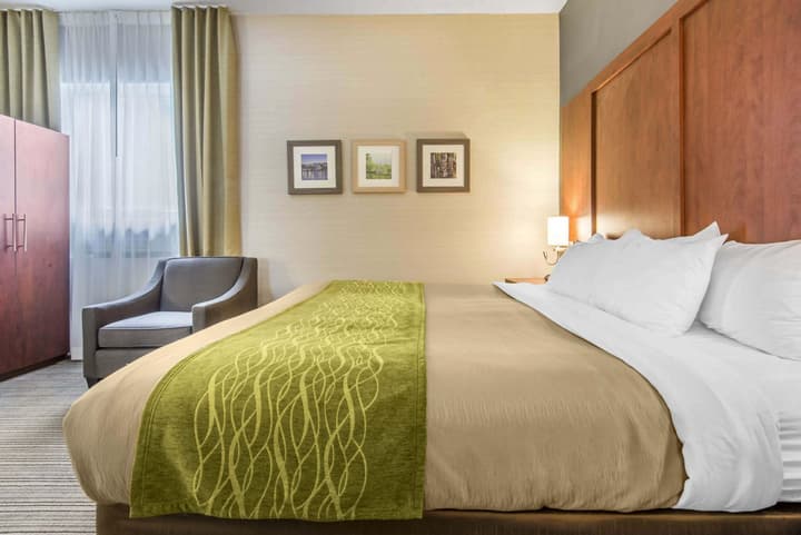Comfort Inn & Suites