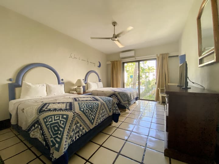 Puerto de Luna Pet Friendly & Family Suites Hotel
