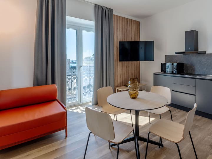B&B HOTEL Genova Principe