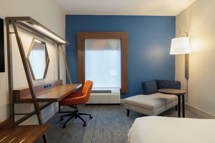 Holiday Inn Express Charleston by IHG