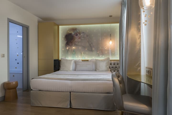 Hotel Les Bulles de Paris