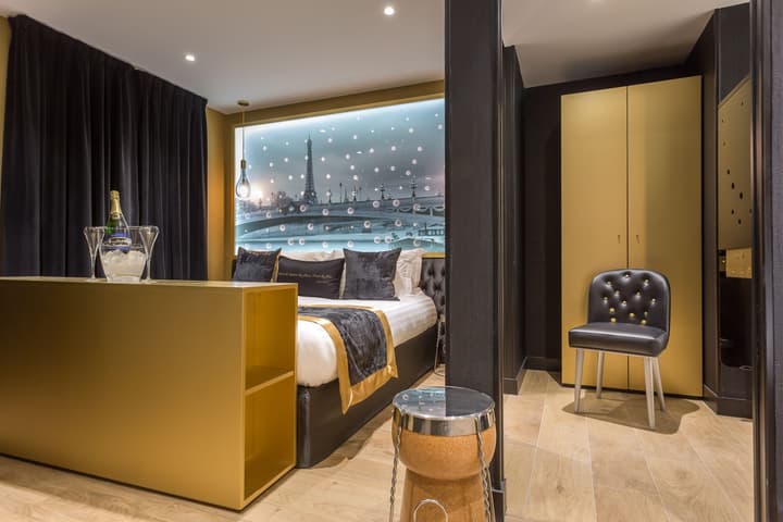 Hotel Les Bulles de Paris