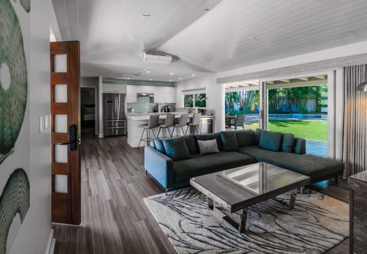 Royal Lahaina Resort & Bungalows